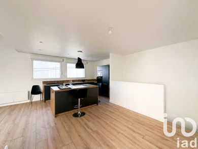Apartment at Croix (59170)