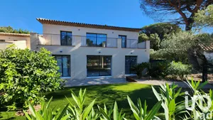 Appartement à Grimaud (83310)
