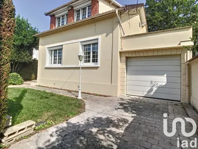Traditional house at Ozoir-la-Ferrière (77330)