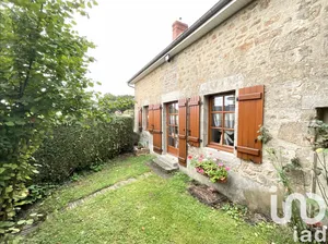 Village house at Sainte-Gemmes-le-Robert (53600)