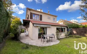 Pavillon à Villeparisis (77270)