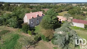 Mansion at Vasles (79340)