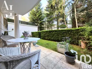 Apartment at Le Plessis-Robinson (92350)