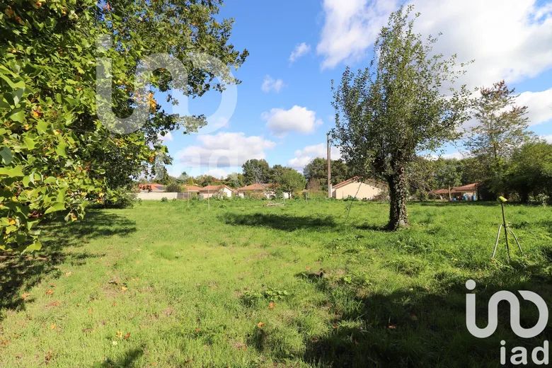 Terrain 1177 m² · à Panazol · 69 900 €