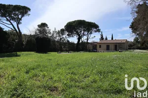 Land at Escales (11200)