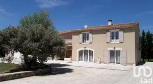 Immeuble à Beaumettes (84220)