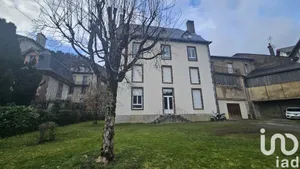 Building at Vic-sur-Cère (15800)