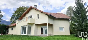 Maison traditionnelle à Saint-Genis-Pouilly (01630)