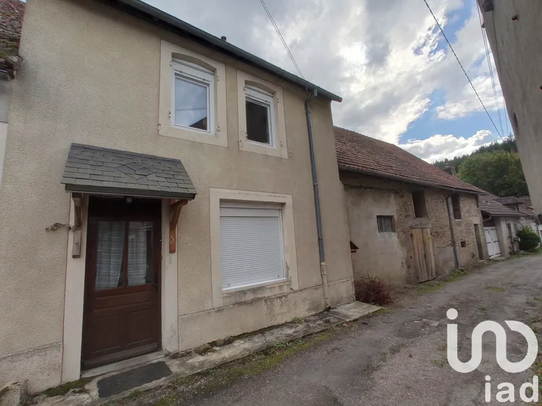 Maison 5 pièces 111 m² · à Lucenay-l'Évêque · 111 m² · 78 000 €