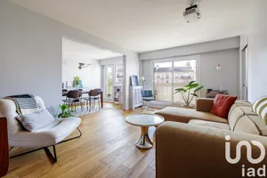 Apartment at Paris (75020)