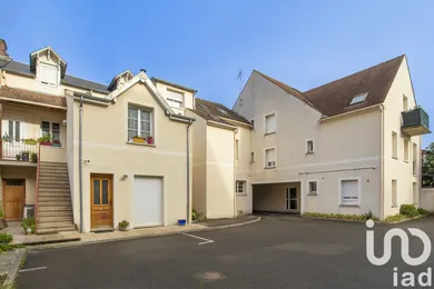 Building at Creil (60100)