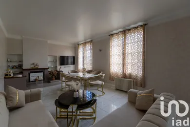 Townhouse at Sully-sur-Loire (45600)