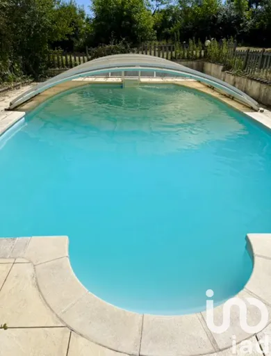 Traditional house at Capdenac (46100)