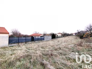 Building plot at Mezel (63115)