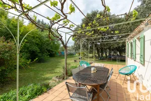 House at Mazan (84380)