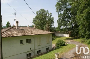 Traditional house at Blasimon (33540)