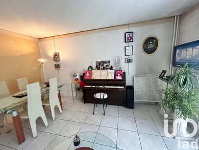 Apartment in Le Pont-de-Claix (38800)