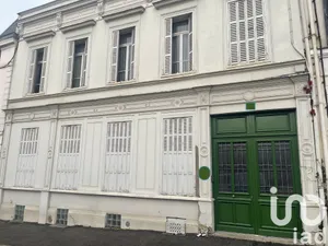 Building at Saint-Quentin (02100)
