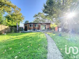 House at Chalifert (77144)