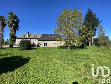 Traditional house at Buziet (64680)