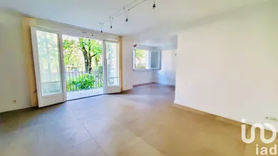 Apartment at Saint-Cloud (92210)