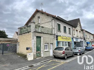Building at Champagne-sur-Seine (77430)
