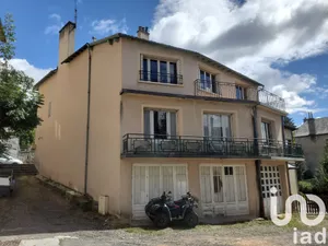 Building at Peyre en Aubrac (48130)