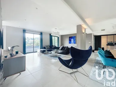 Traditional house at Fontaines-Saint-Martin (69270)