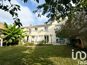 Building at Boissy-Saint-Léger (94470)