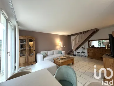 Apartment at Combs-la-Ville (77380)