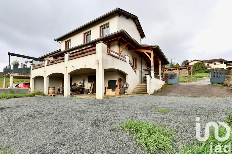 Maison 6 pièces 132 m² · à Vindry-sur-Turdine · 132 m² · 385 000 €