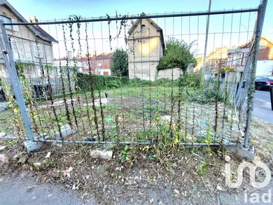 Building plot at Creil (60100) — 7/8