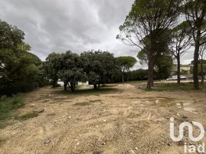 Terrain à bâtir à Tavel (30126)