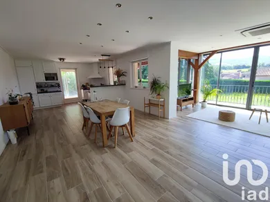 Traditional house at Pierreclos (71960)