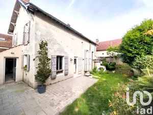 Village house at Aincourt (95510)