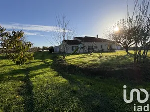 Park home at Loge-Fougereuse (85120)