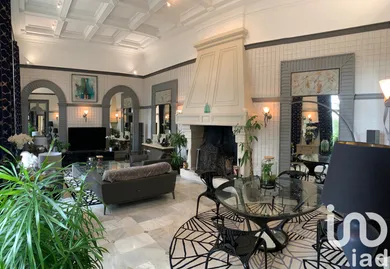 Mansion at Vernou-sur-Brenne (37210)