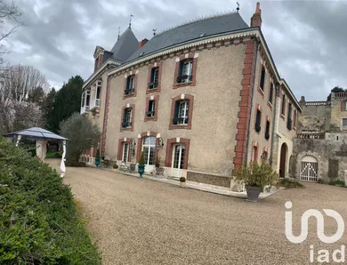 Mansion at Vernou-sur-Brenne (37210)