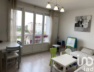 Apartment at Troyes (10000)