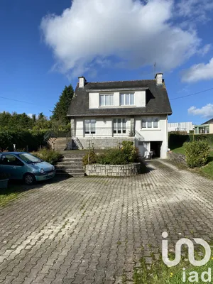 Traditional house at Mûr-de-Bretagne (22530)