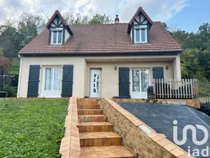 Traditional house at Ambleny (02290)