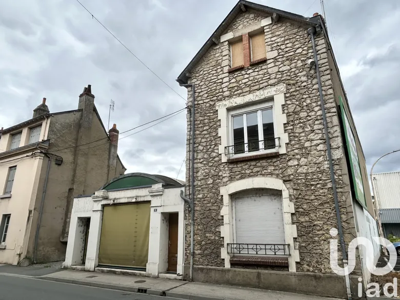 Maison 8 pièces 242 m² · à Argenton-sur-Creuse · 242 m² · 130 000 €