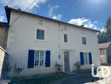 Maison de village à Roumazière-Loubert,Terres-de-Haute-Charente (16270)