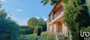 Traditional house at Sault (84390)