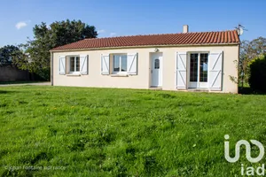 Traditional house at La Copechagnière (85260)