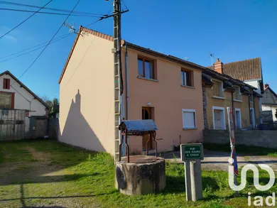 Village house at Vaux (03190)