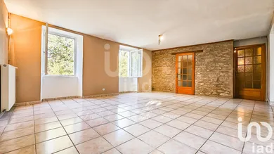 Building at SAINT-LÉONS (12780)