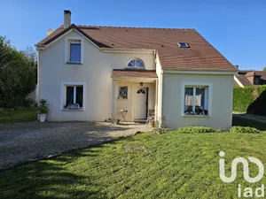 Traditional house at Recloses (77760)