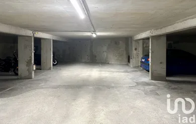 Parking at Paris (75019)