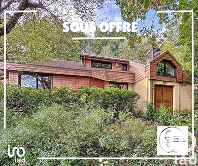 Architectural house at Canteleu (76380)